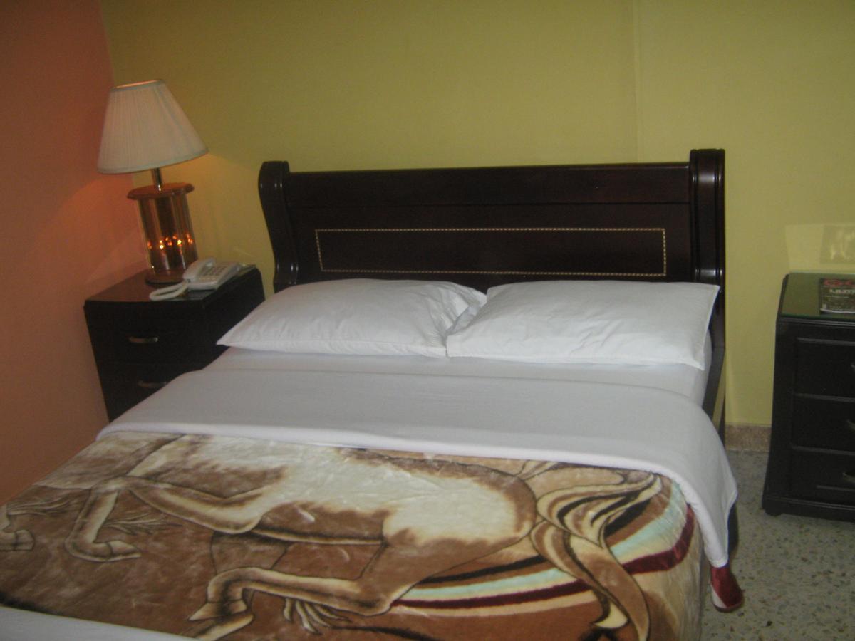 Hotel Ejecutivo Перейра Экстерьер фото