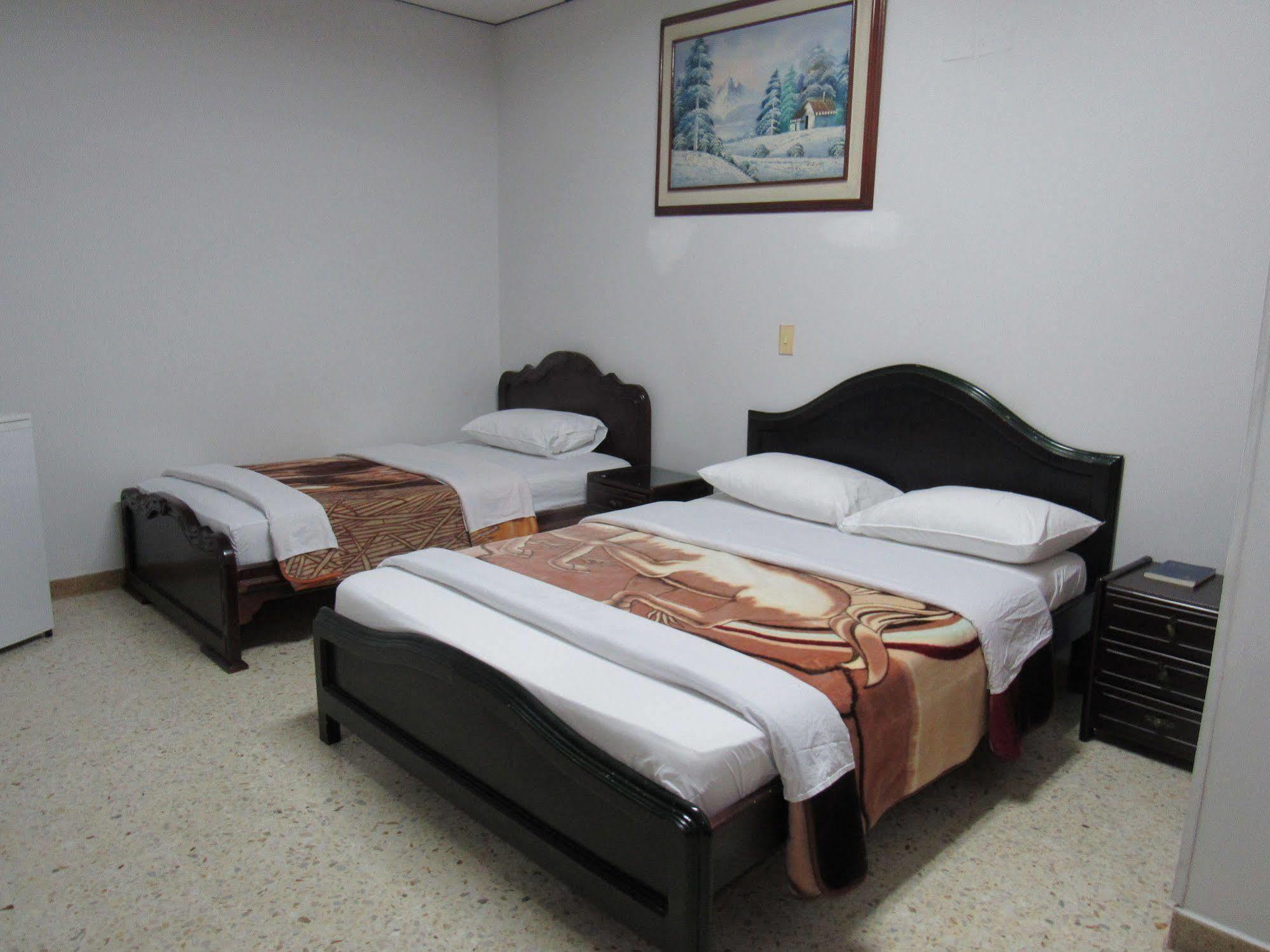 Hotel Ejecutivo Перейра Экстерьер фото