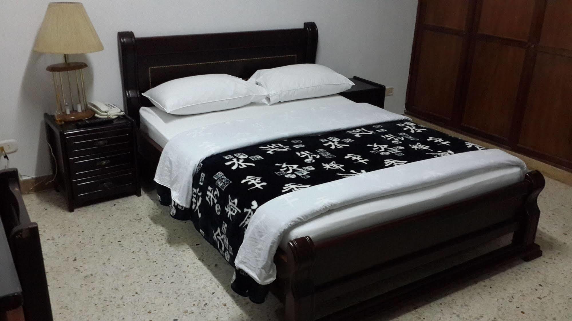 Hotel Ejecutivo Перейра Экстерьер фото