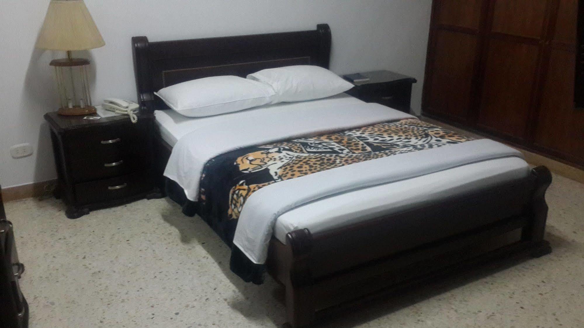 Hotel Ejecutivo Перейра Экстерьер фото